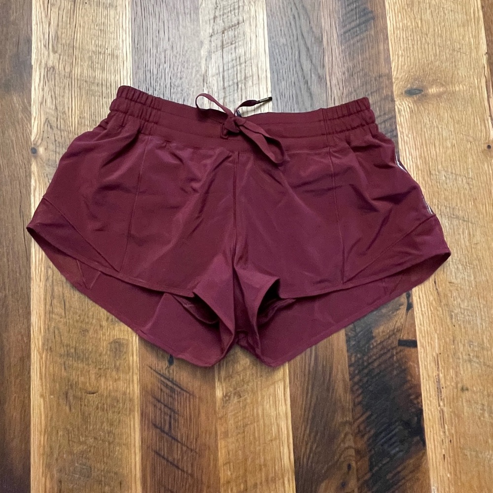 Lululemon Hotty Hot Shorts - Deep Rogue, Sz 6